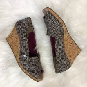 TOMS Calypso Gray Cork Herringbone Peep Toe Wedges
